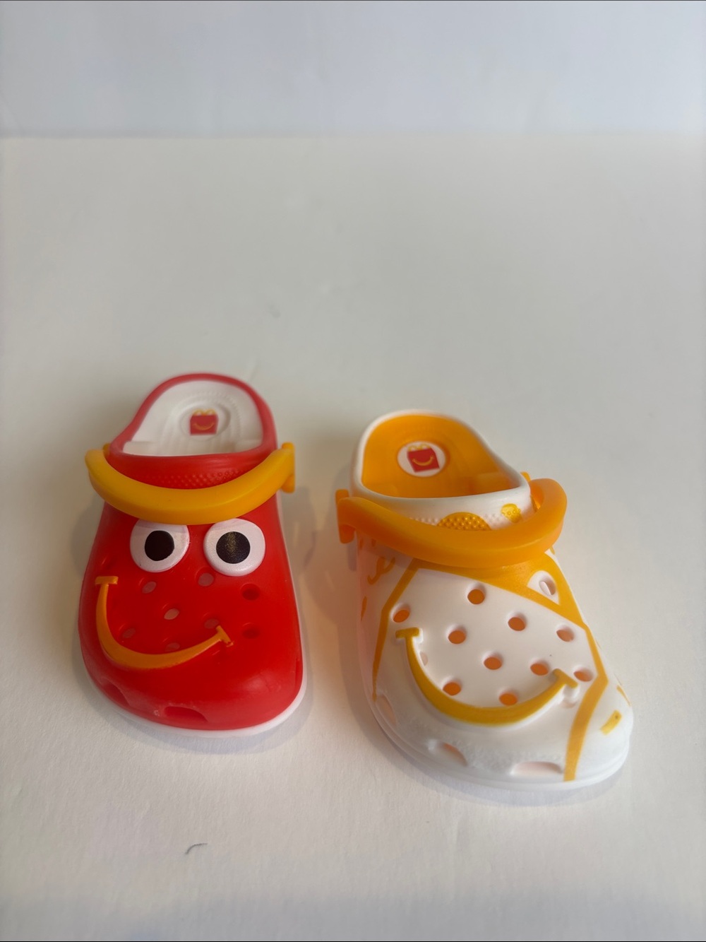 2024 McDonald’s x Crocs Happy Meal Toys Mini Keychains Lot of 2 Red White